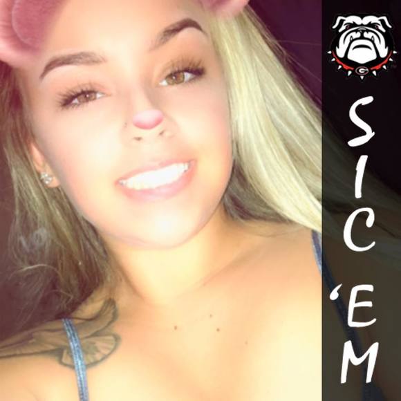 Meet your Posher, Kayla - Picture 1 of 1